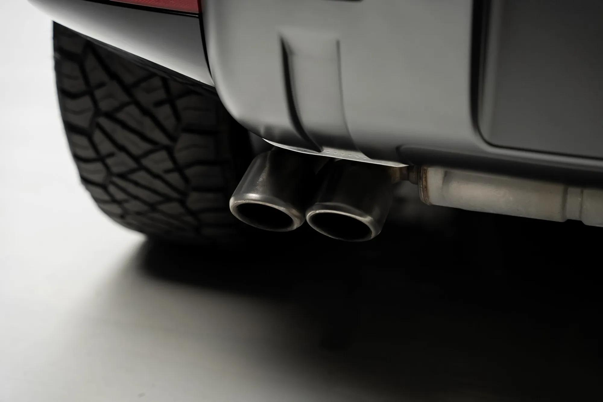 2024 Land Rover Defender 110 Carpathian Edition