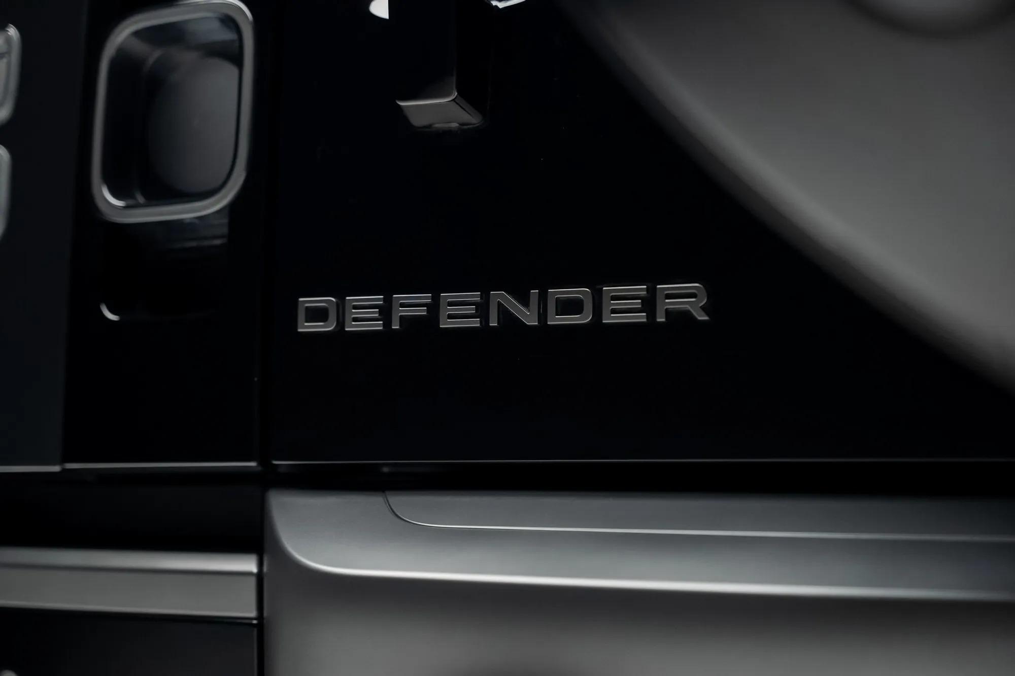 2024 Land Rover Defender 110 Carpathian Edition