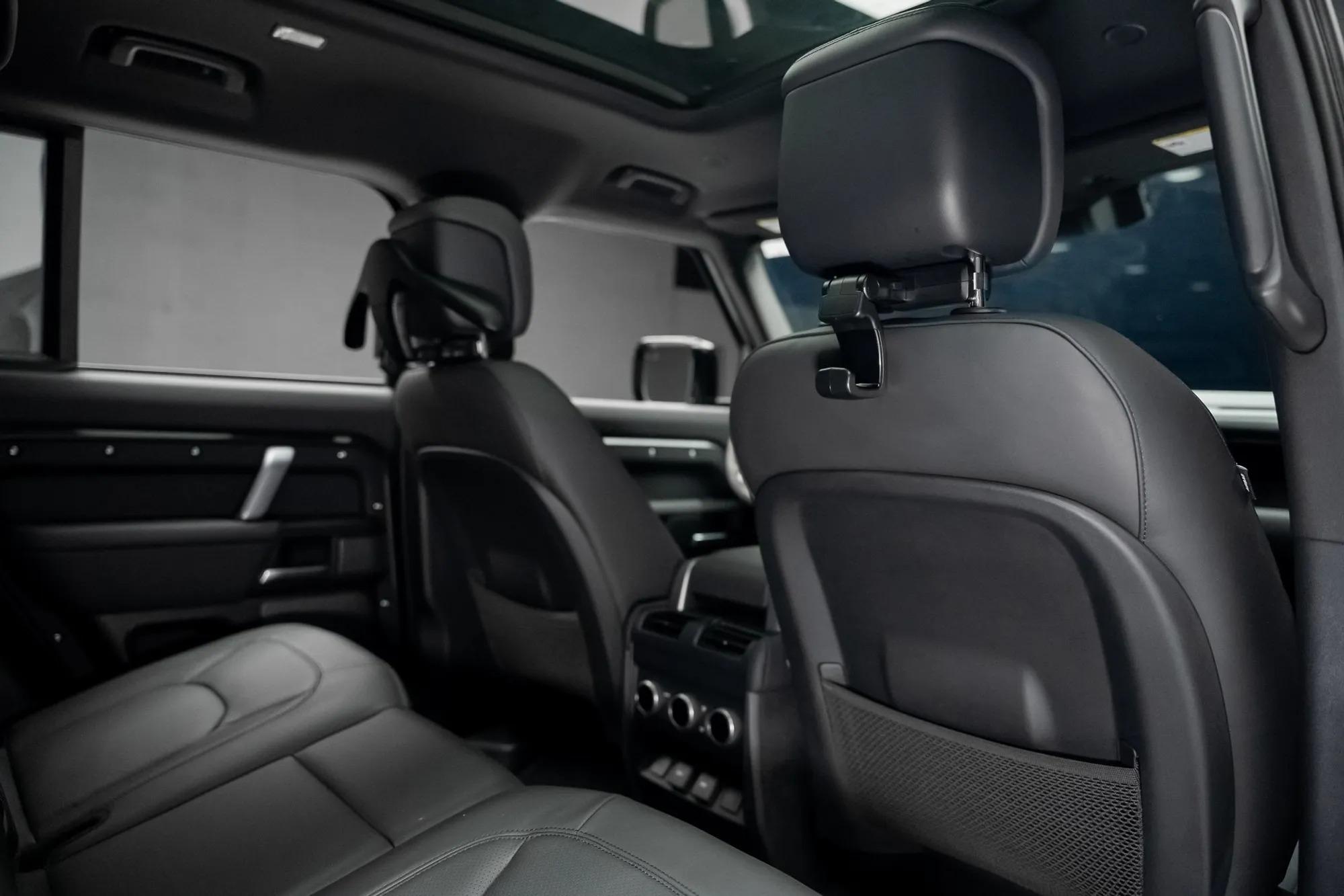 2024 Land Rover Defender 110 Carpathian Edition