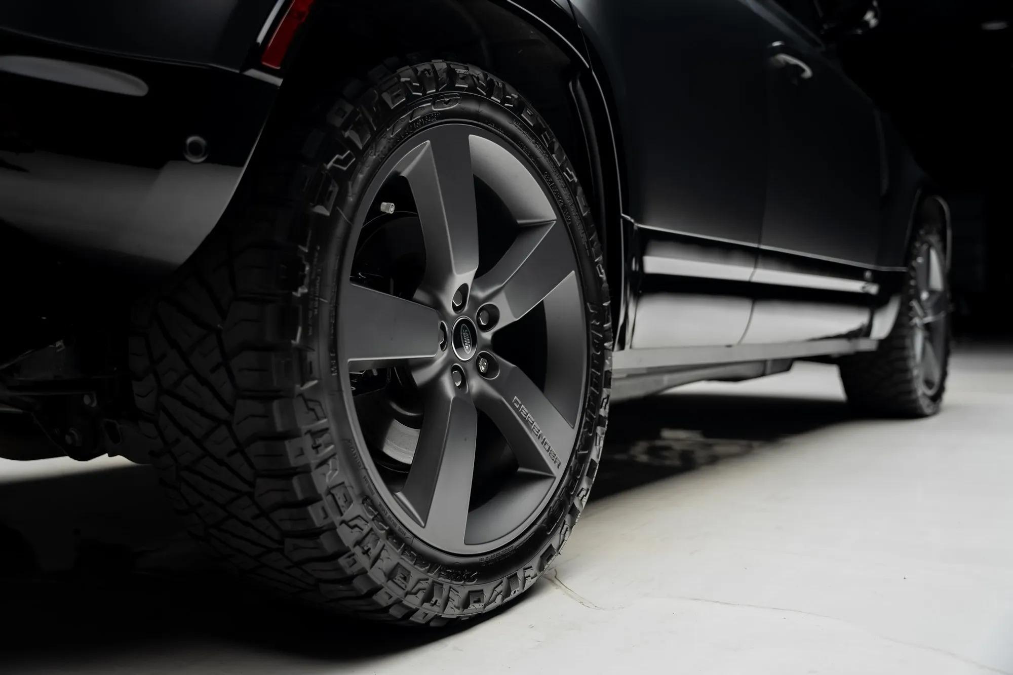 2024 Land Rover Defender 110 Carpathian Edition