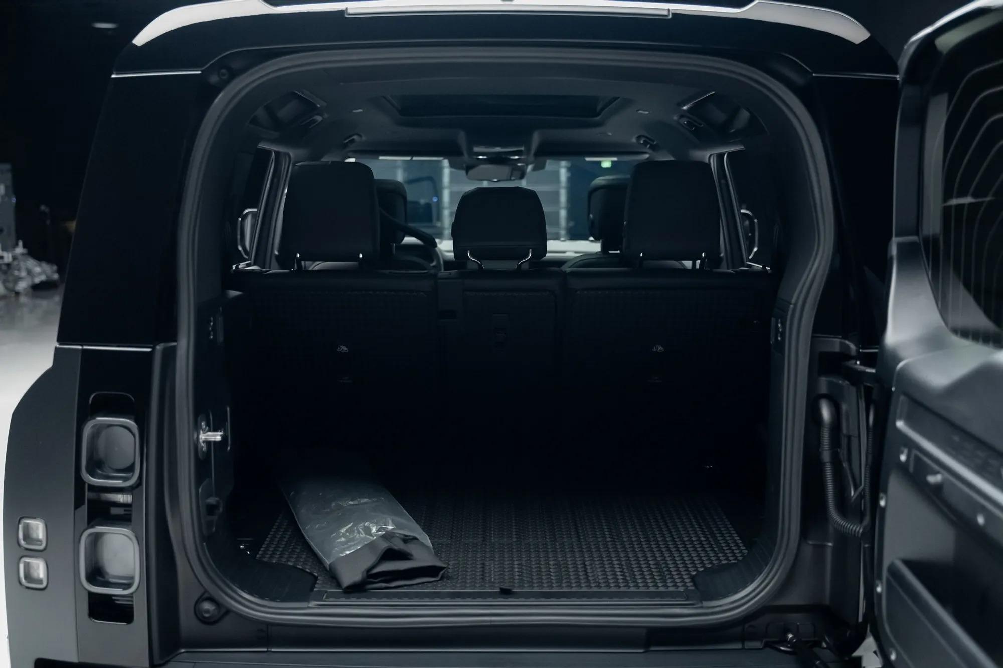 2024 Land Rover Defender 110 Carpathian Edition