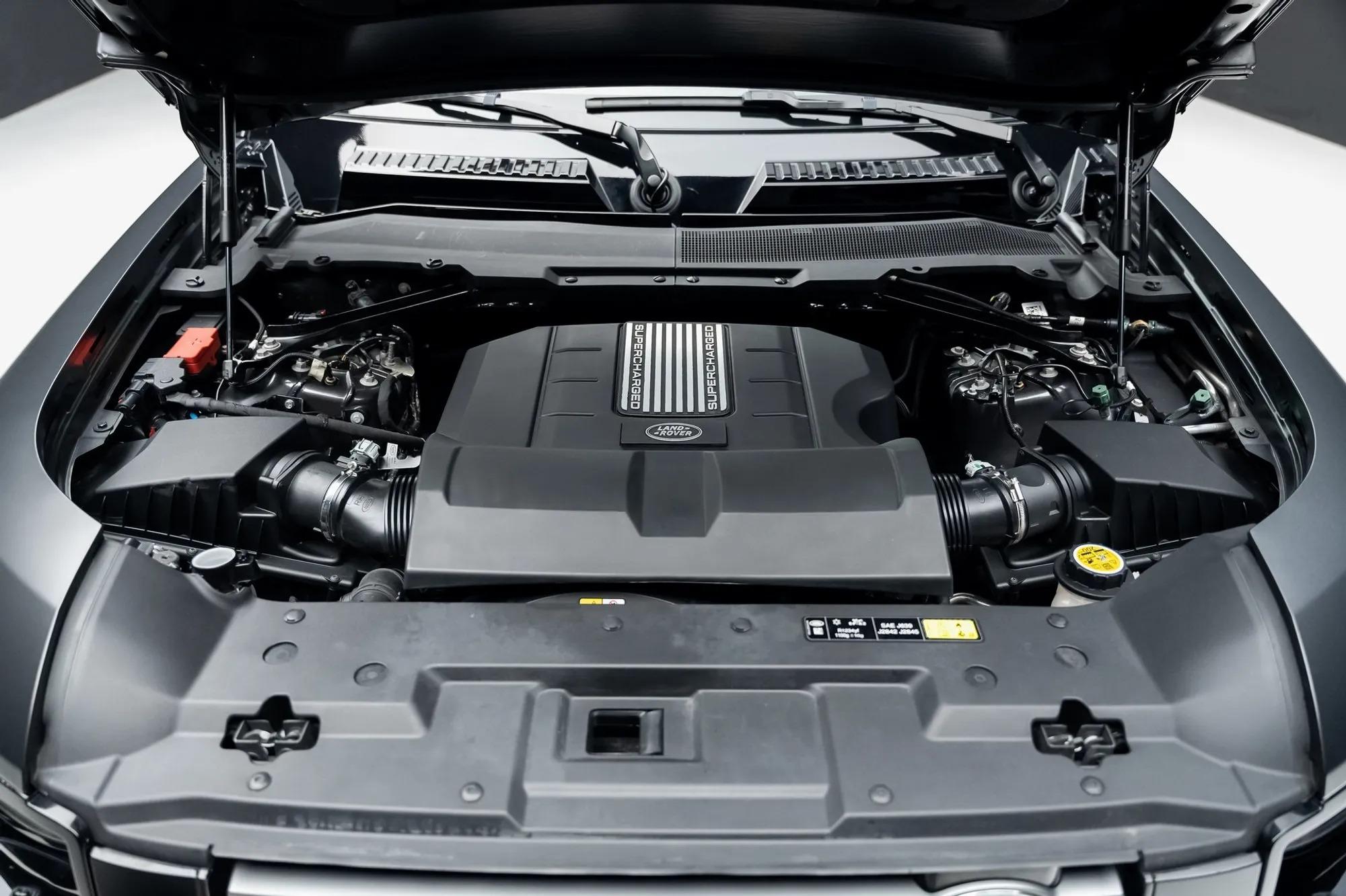 2024 Land Rover Defender 110 Carpathian Edition