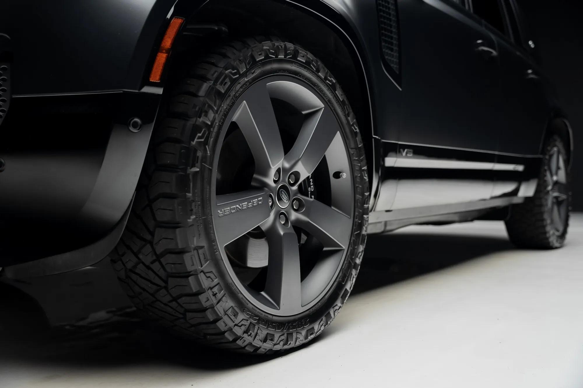 2024 Land Rover Defender 110 Carpathian Edition