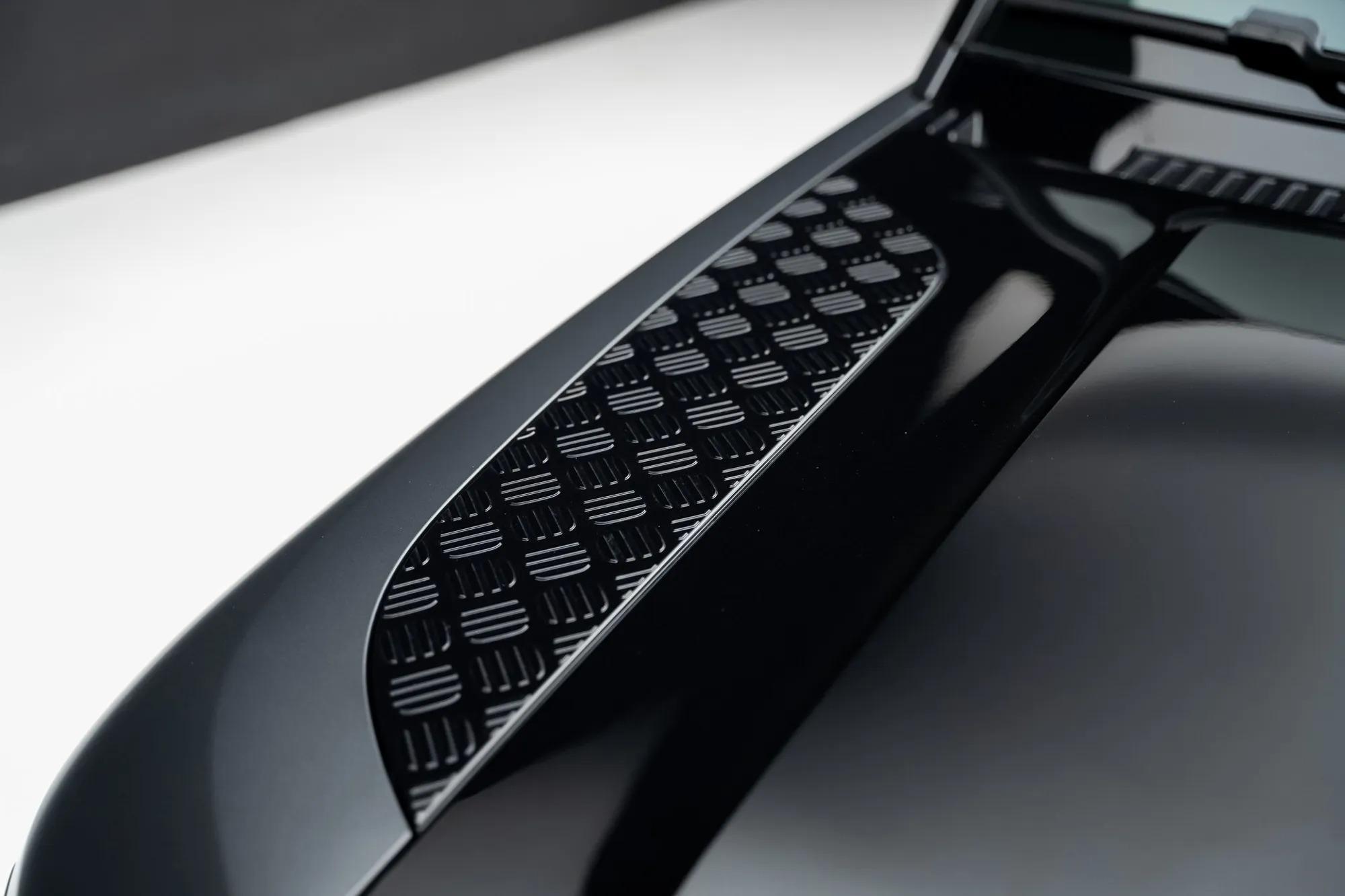 2024 Land Rover Defender 110 Carpathian Edition