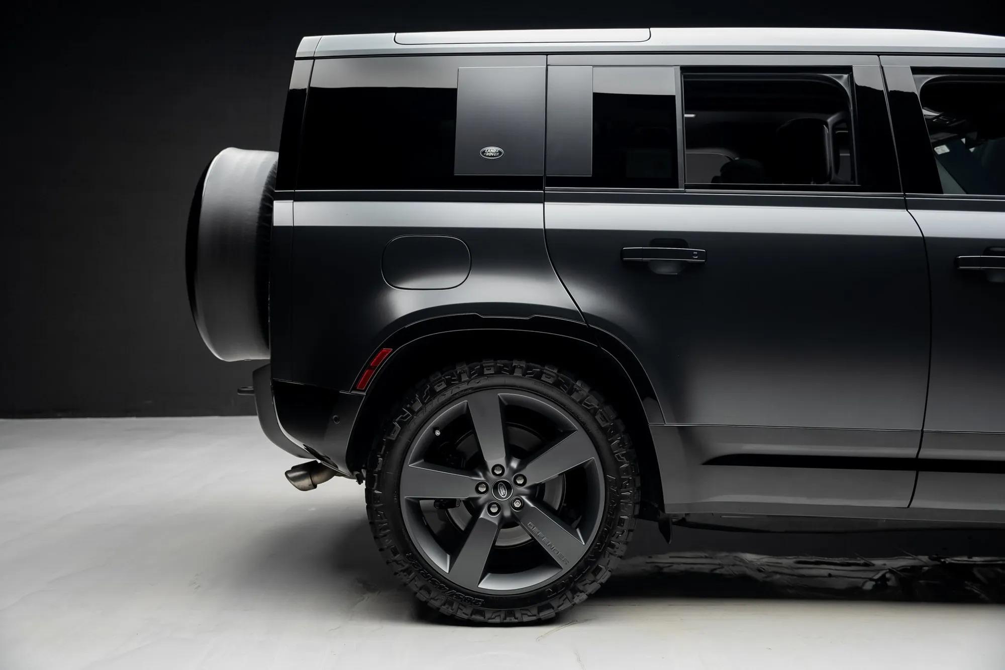 2024 Land Rover Defender 110 Carpathian Edition