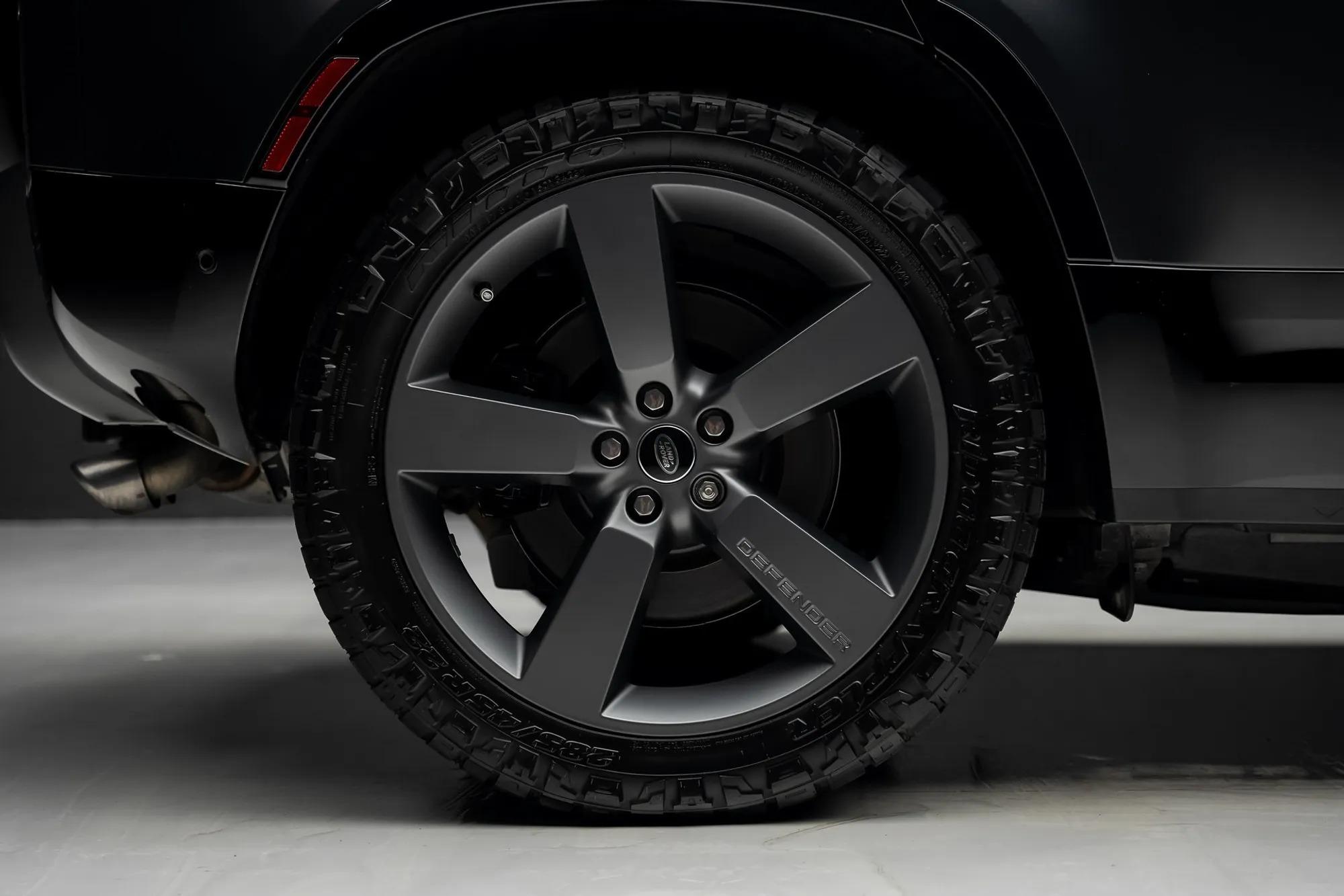 2024 Land Rover Defender 110 Carpathian Edition