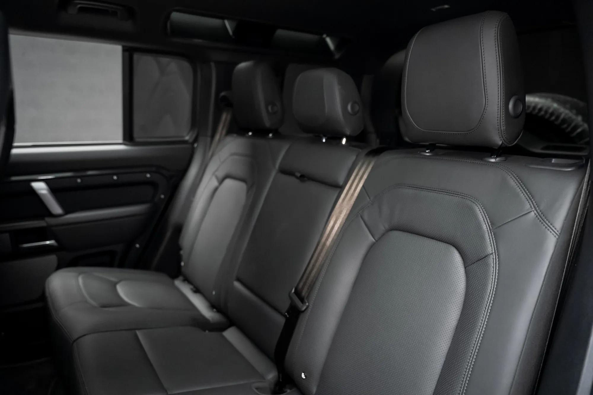 2024 Land Rover Defender 110 Carpathian Edition