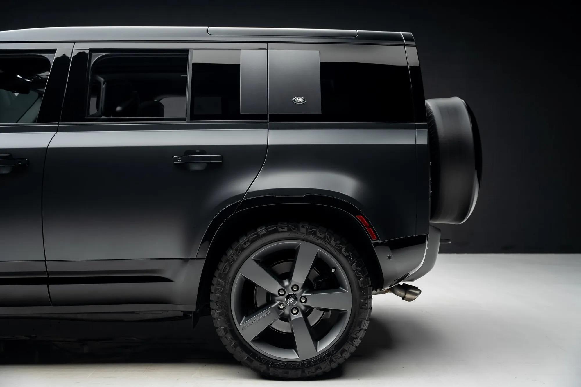 2024 Land Rover Defender 110 Carpathian Edition