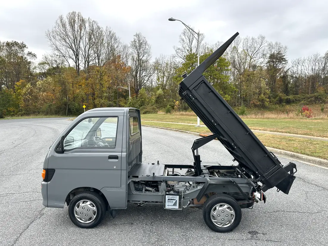 1995 Daihatsu HiJet 4x4 Dump - 2