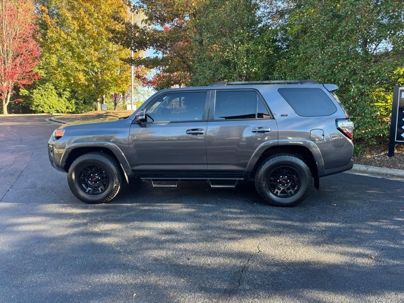 2017 Toyota 4Runner SR5 Premium - 4