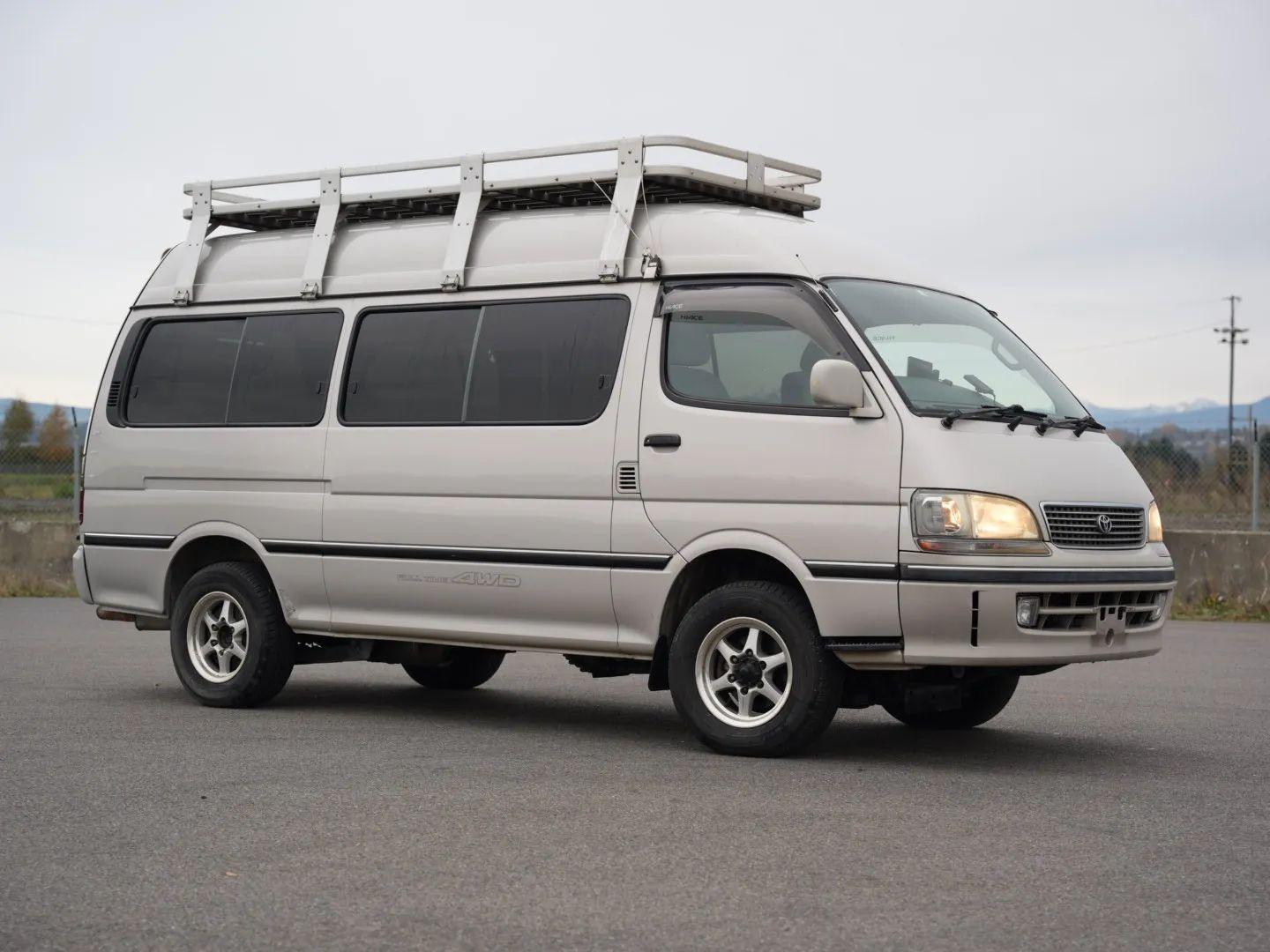  Toyota HiAce