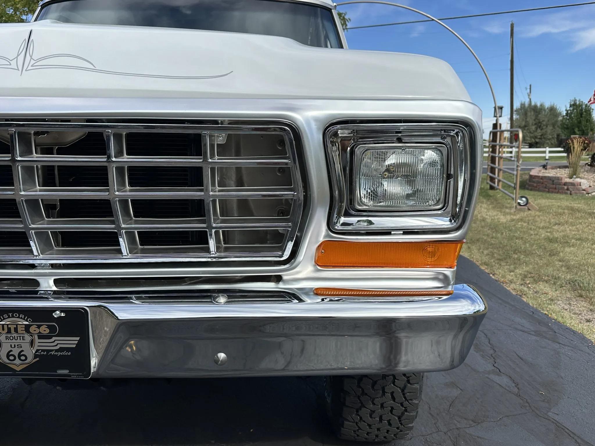 Modified 1975 Ford F-250 SuperCab 4×4