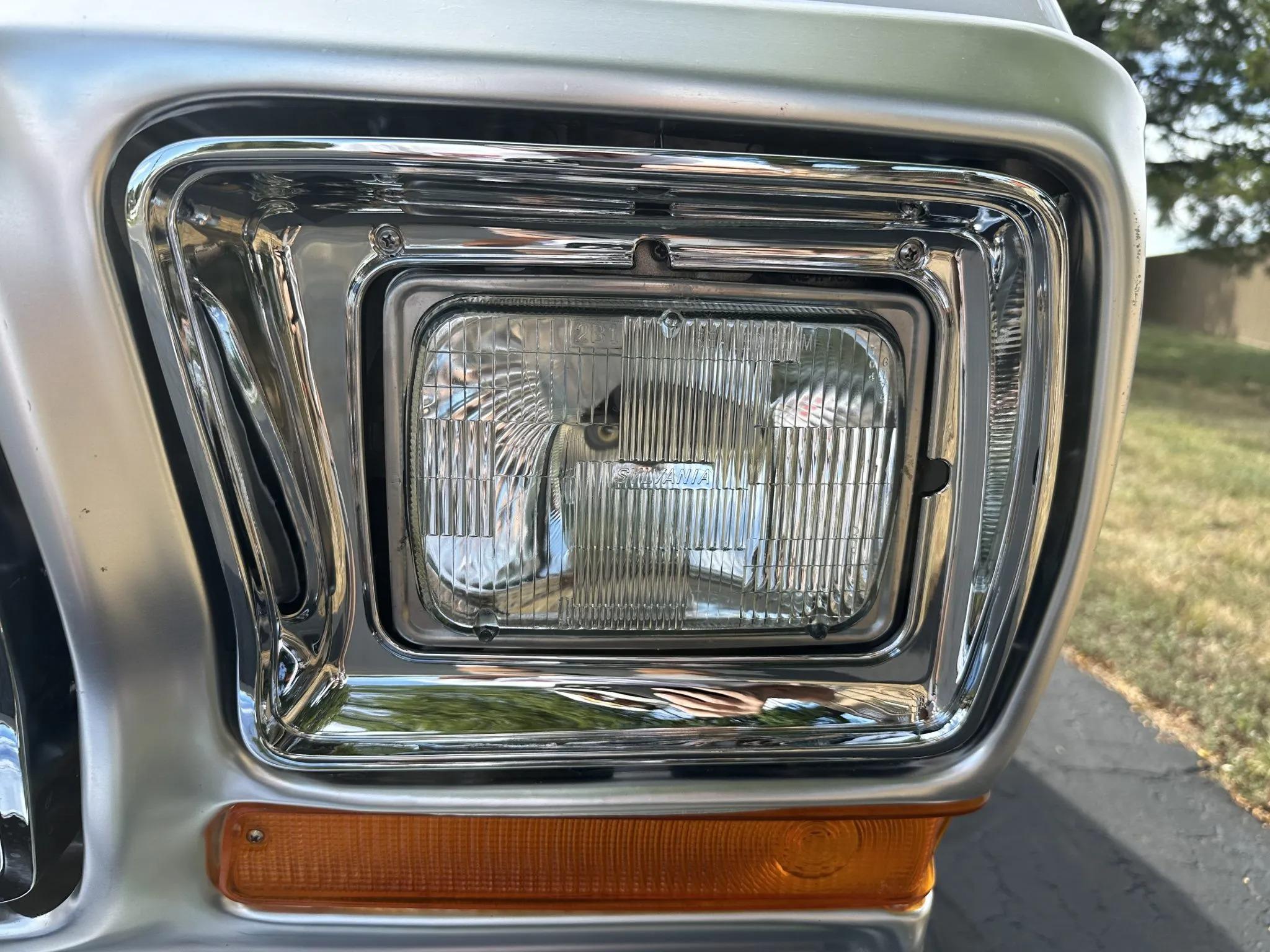 Modified 1975 Ford F-250 SuperCab 4×4