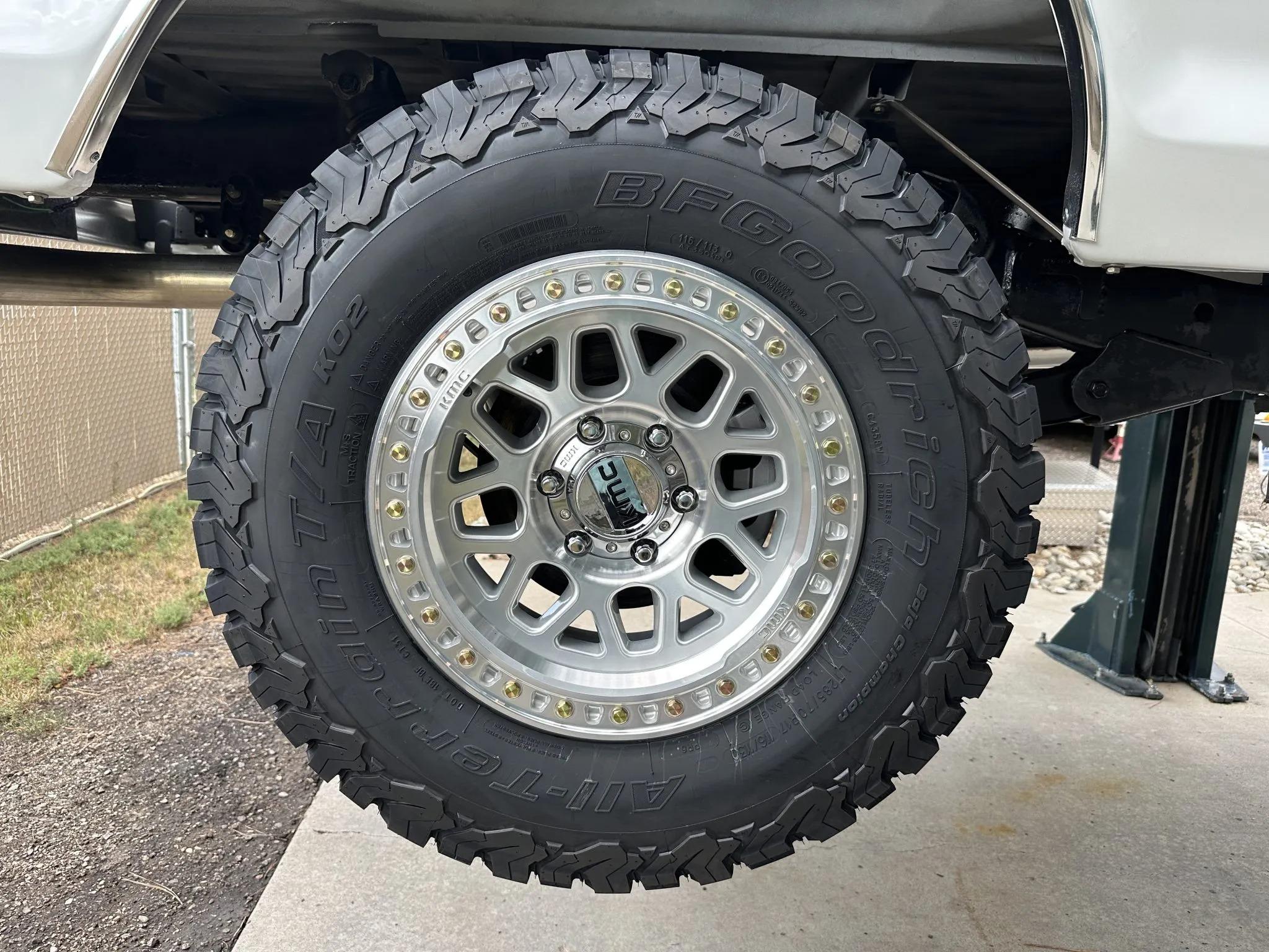 Modified 1975 Ford F-250 SuperCab 4×4