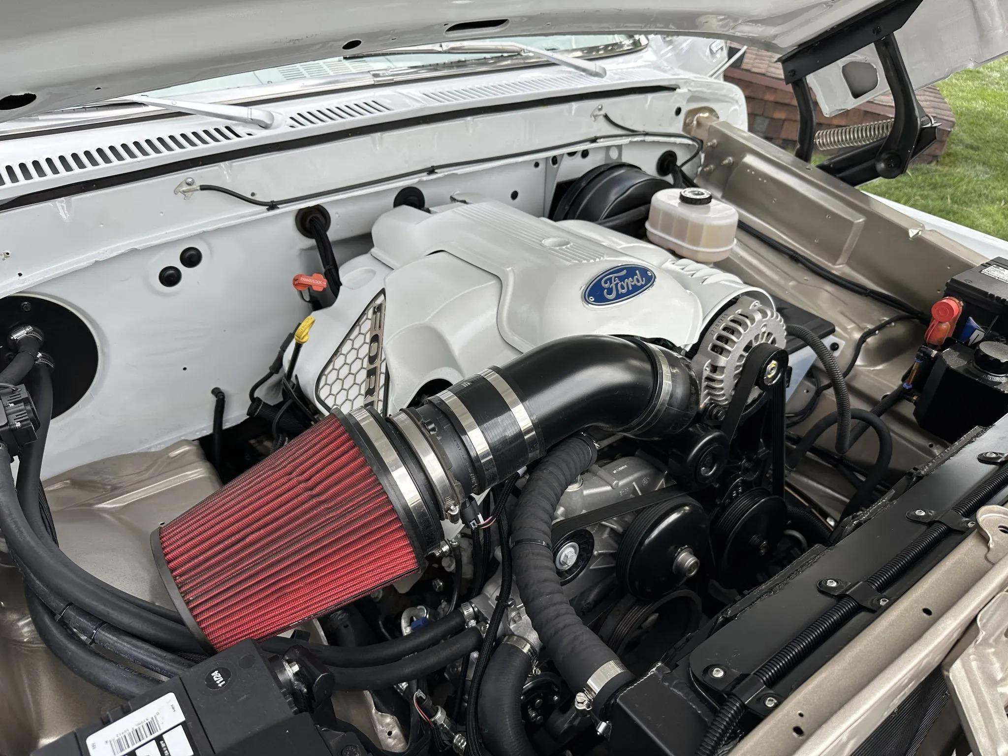 Modified 1975 Ford F-250 SuperCab 4×4