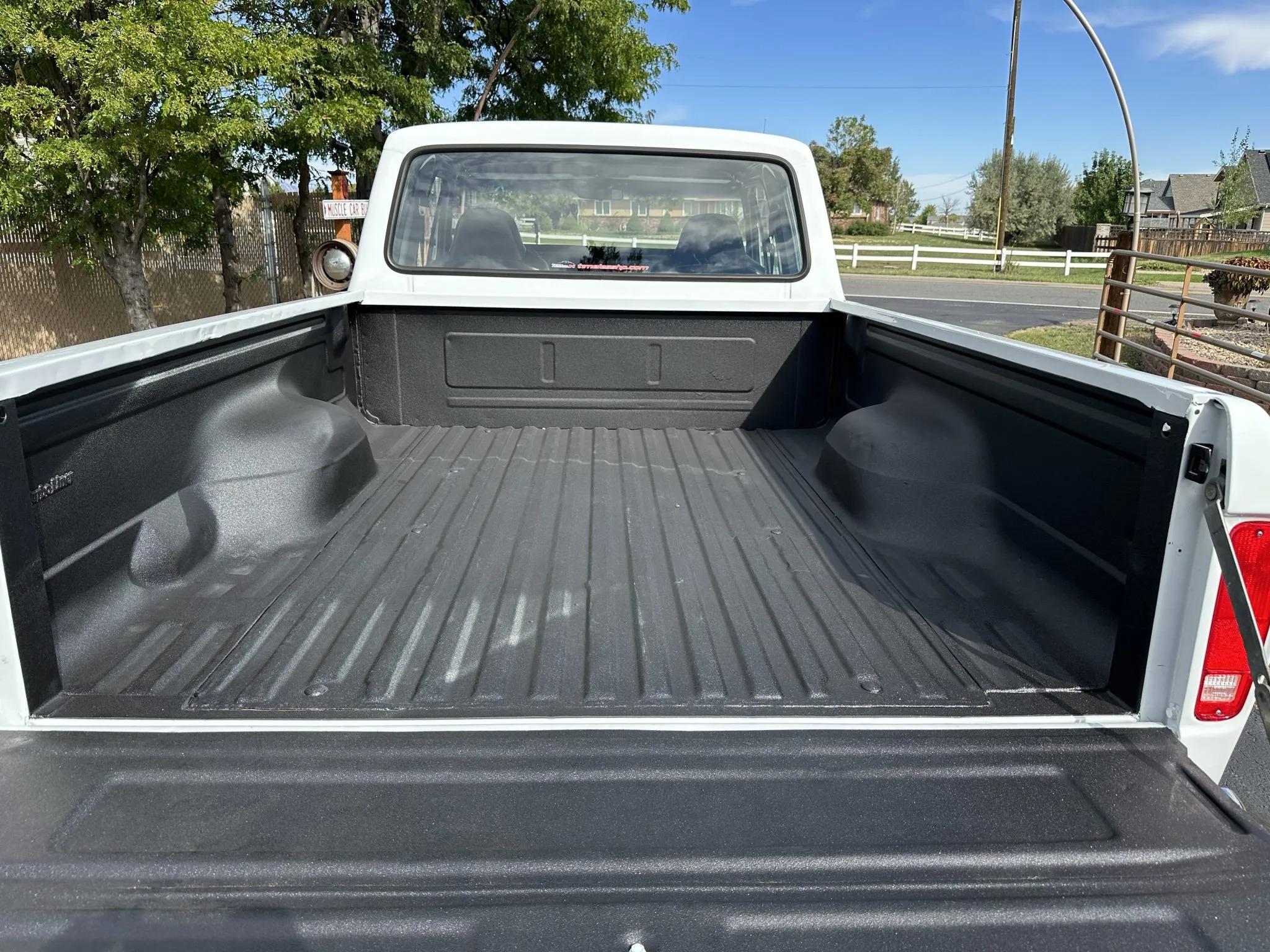 Modified 1975 Ford F-250 SuperCab 4×4