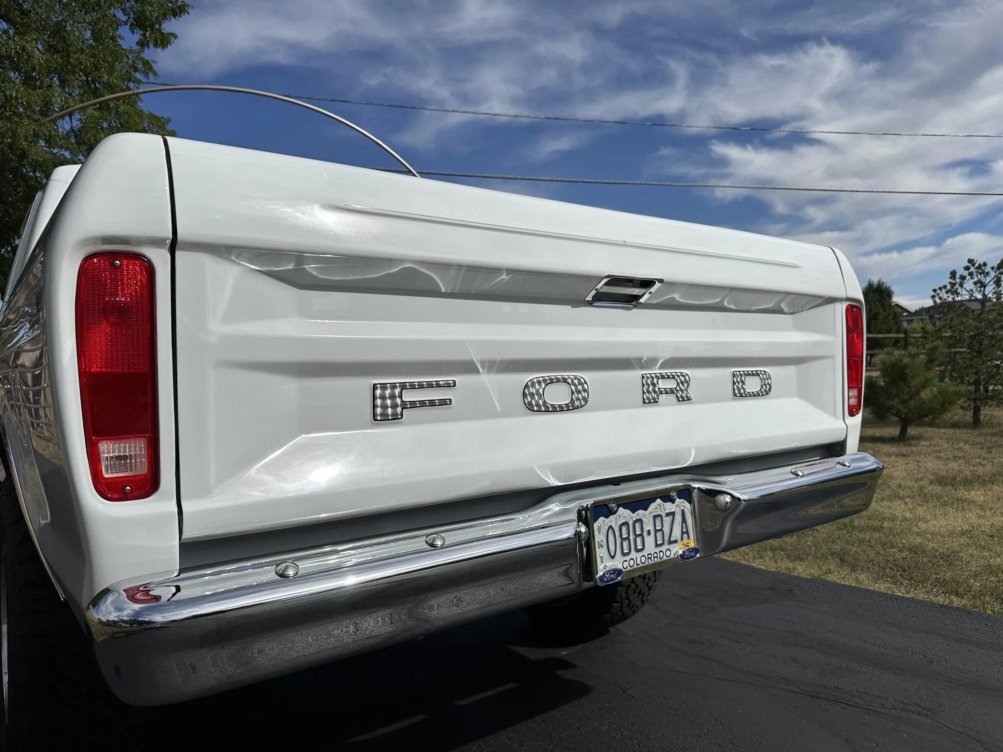 Modified 1975 Ford F-250 SuperCab 4×4