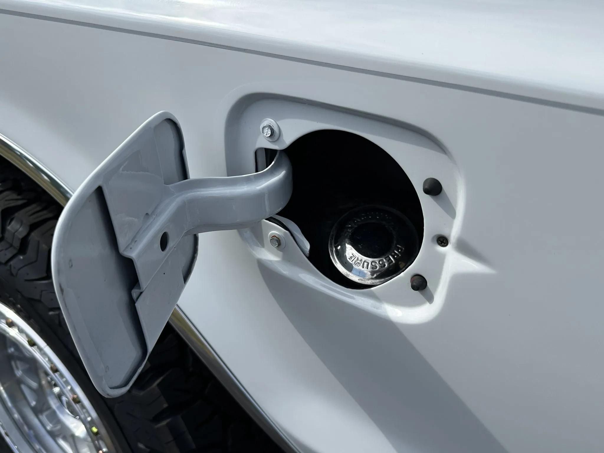 Modified 1975 Ford F-250 SuperCab 4×4