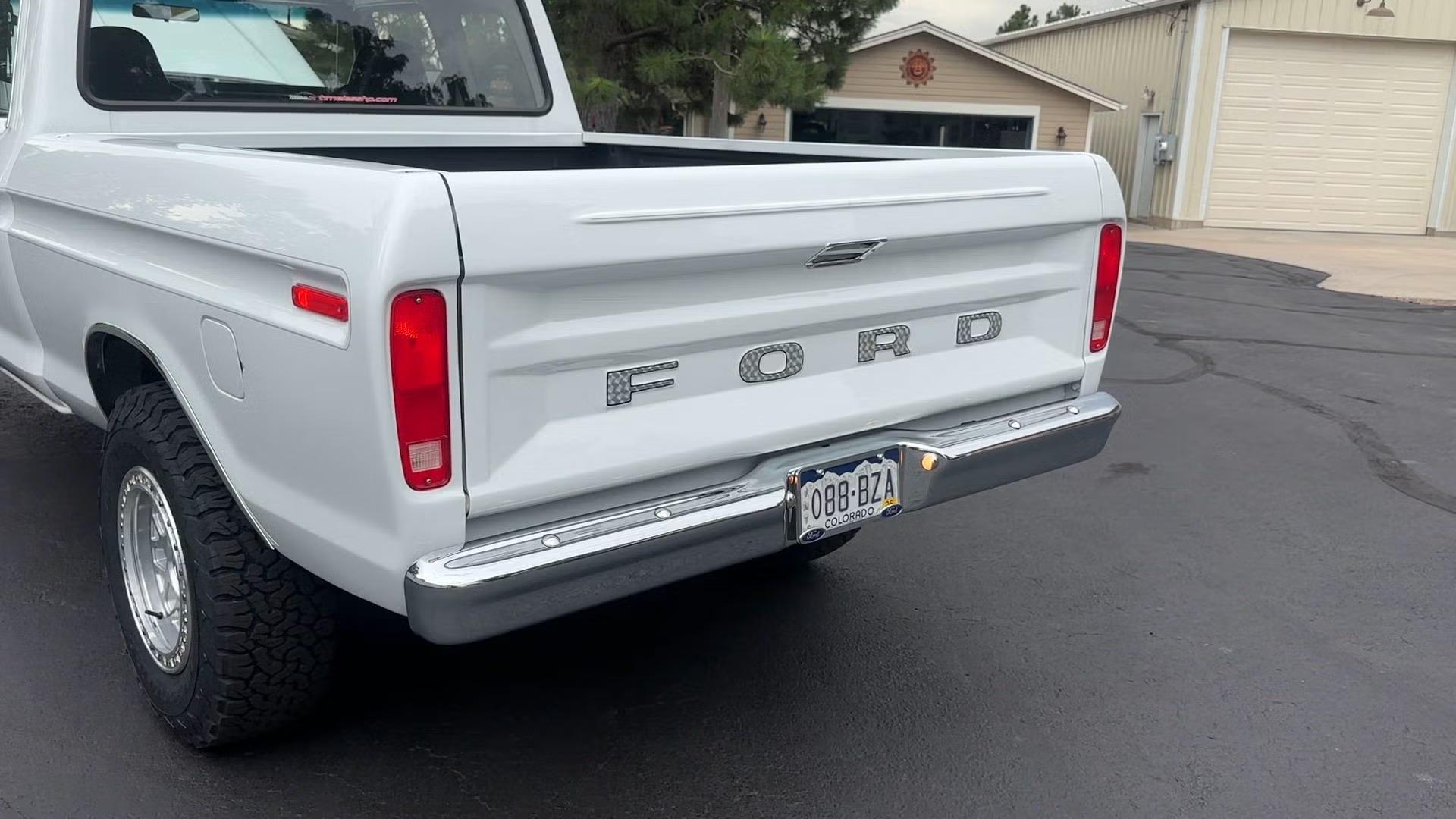 Modified 1975 Ford F-250 SuperCab 4×4