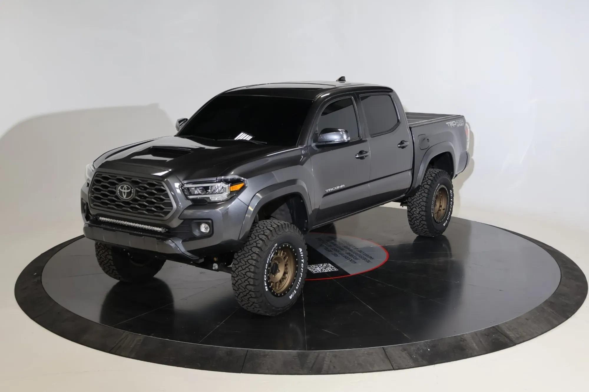 2021 Toyota Tacoma TRD Sport - 4