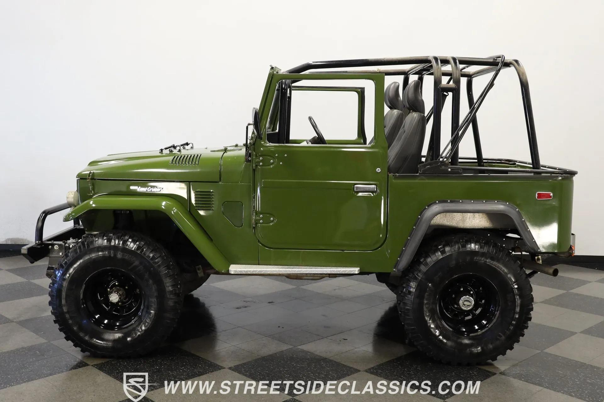 1975 Toyota Land Cruiser FJ40 Restomod - 2