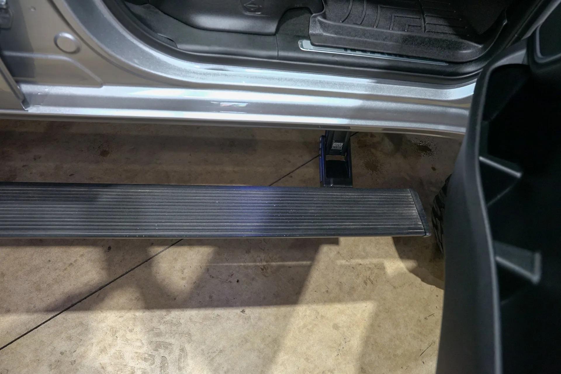 2021 Dodge Ram 1500 Laramie "Hell Horn"