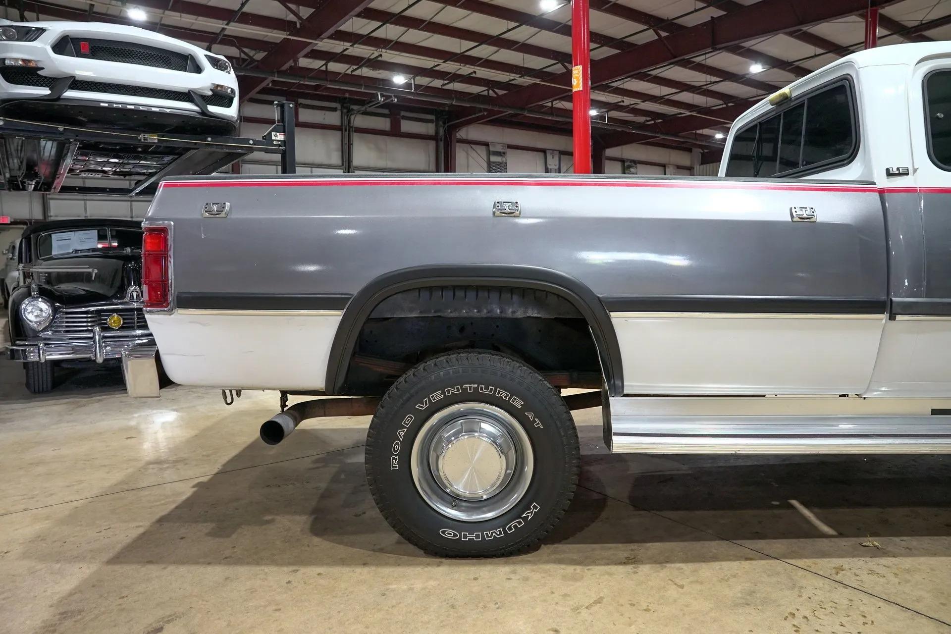 1992 Dodge Ram W250 LE