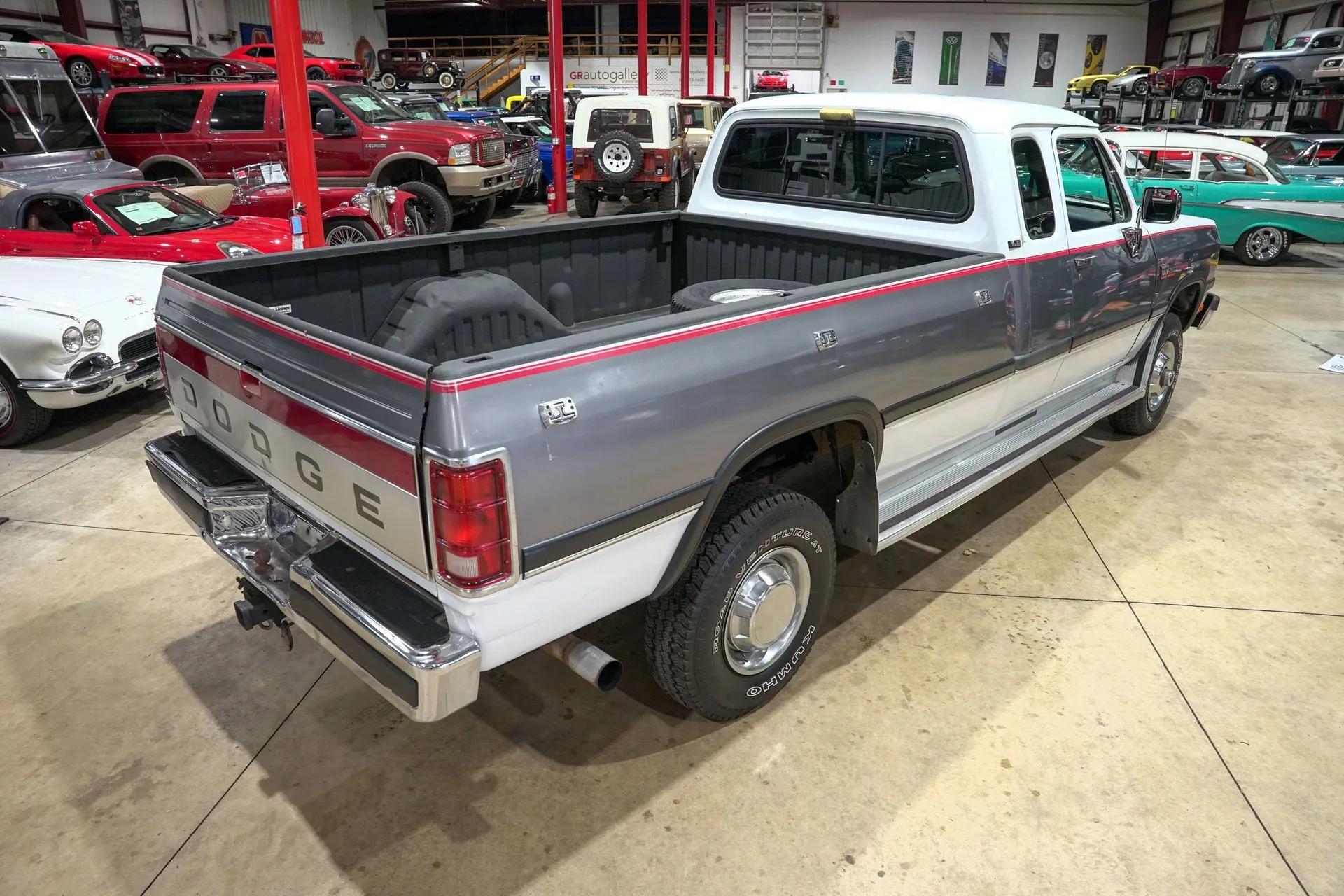 1992 Dodge Ram W250 LE
