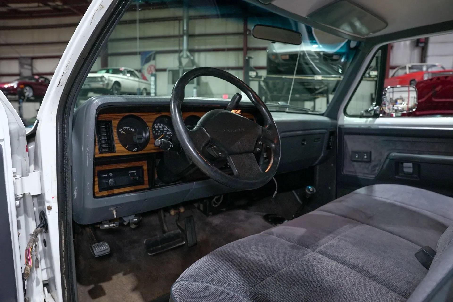 1992 Dodge Ram W250 LE