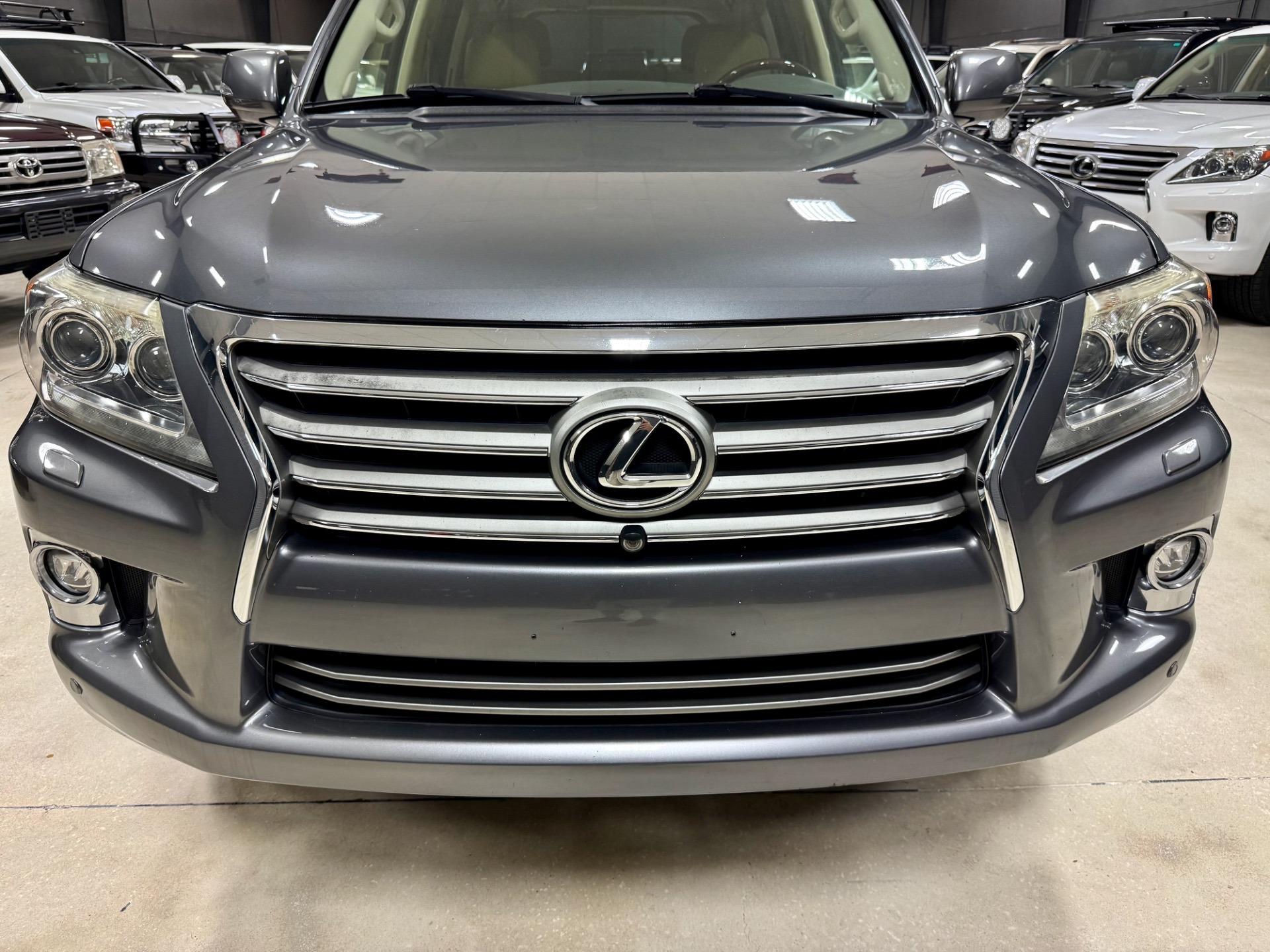 2014 Lexus LX 570