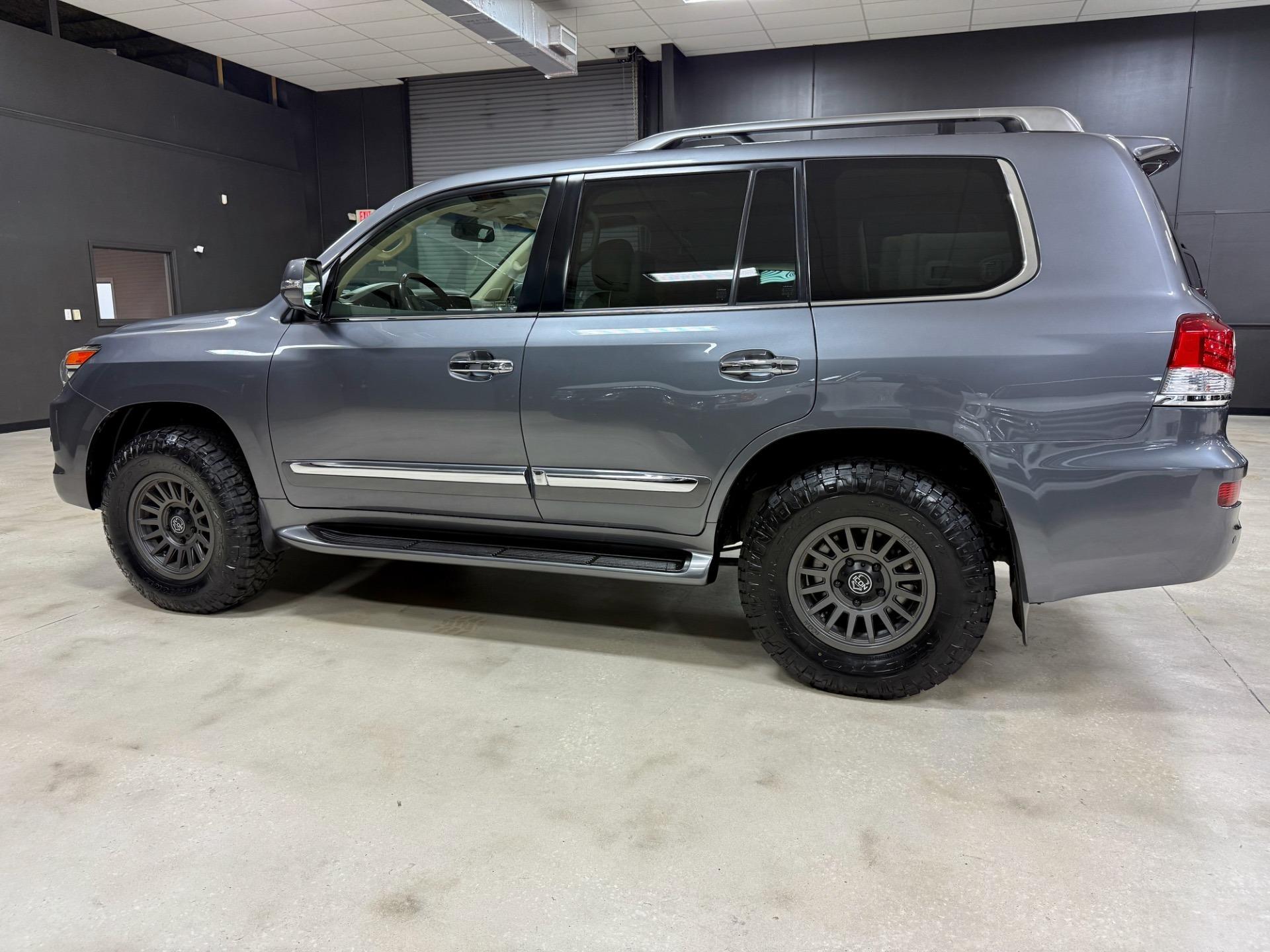 2014 Lexus LX 570