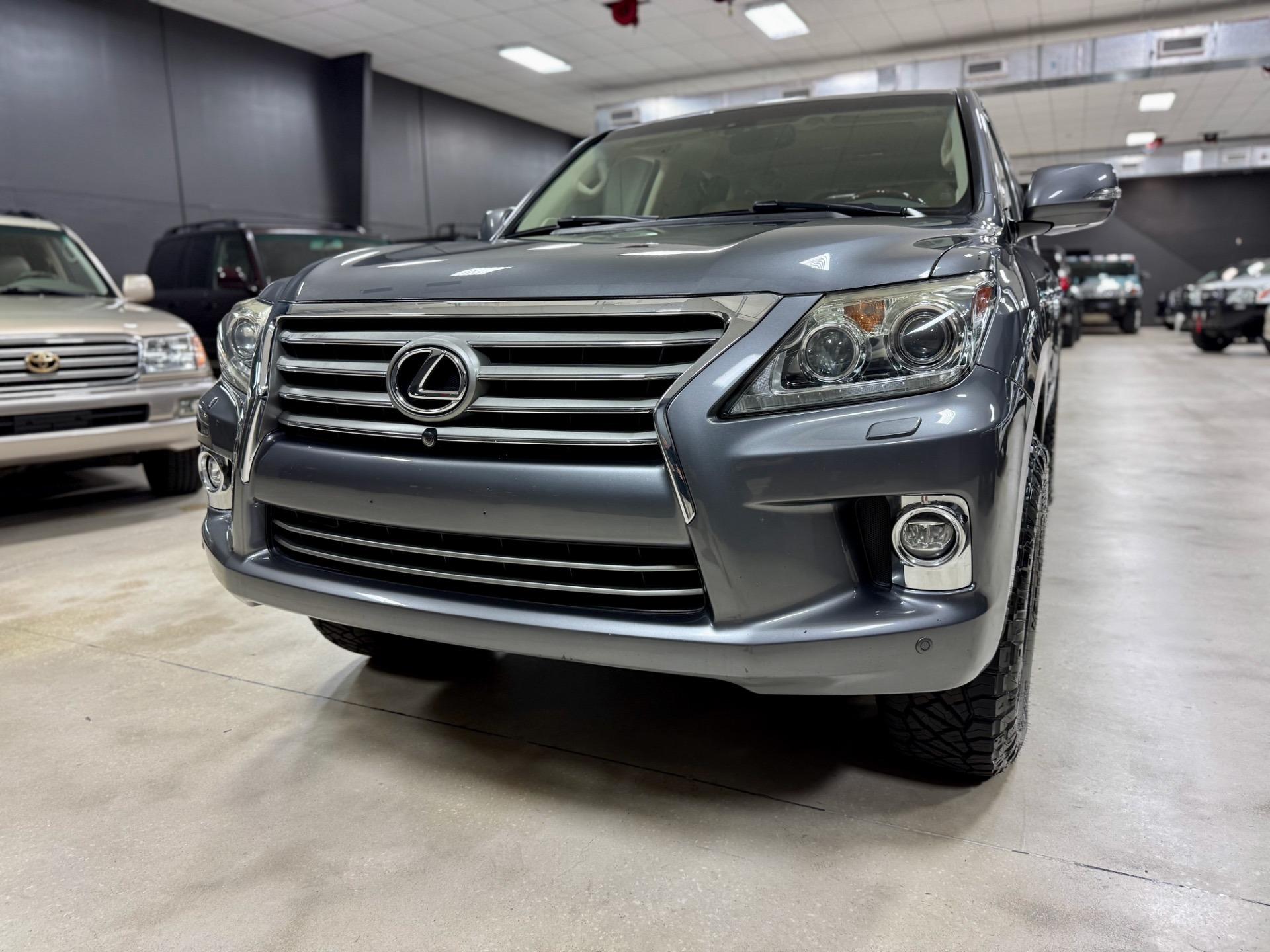 2014 Lexus LX 570 - 3