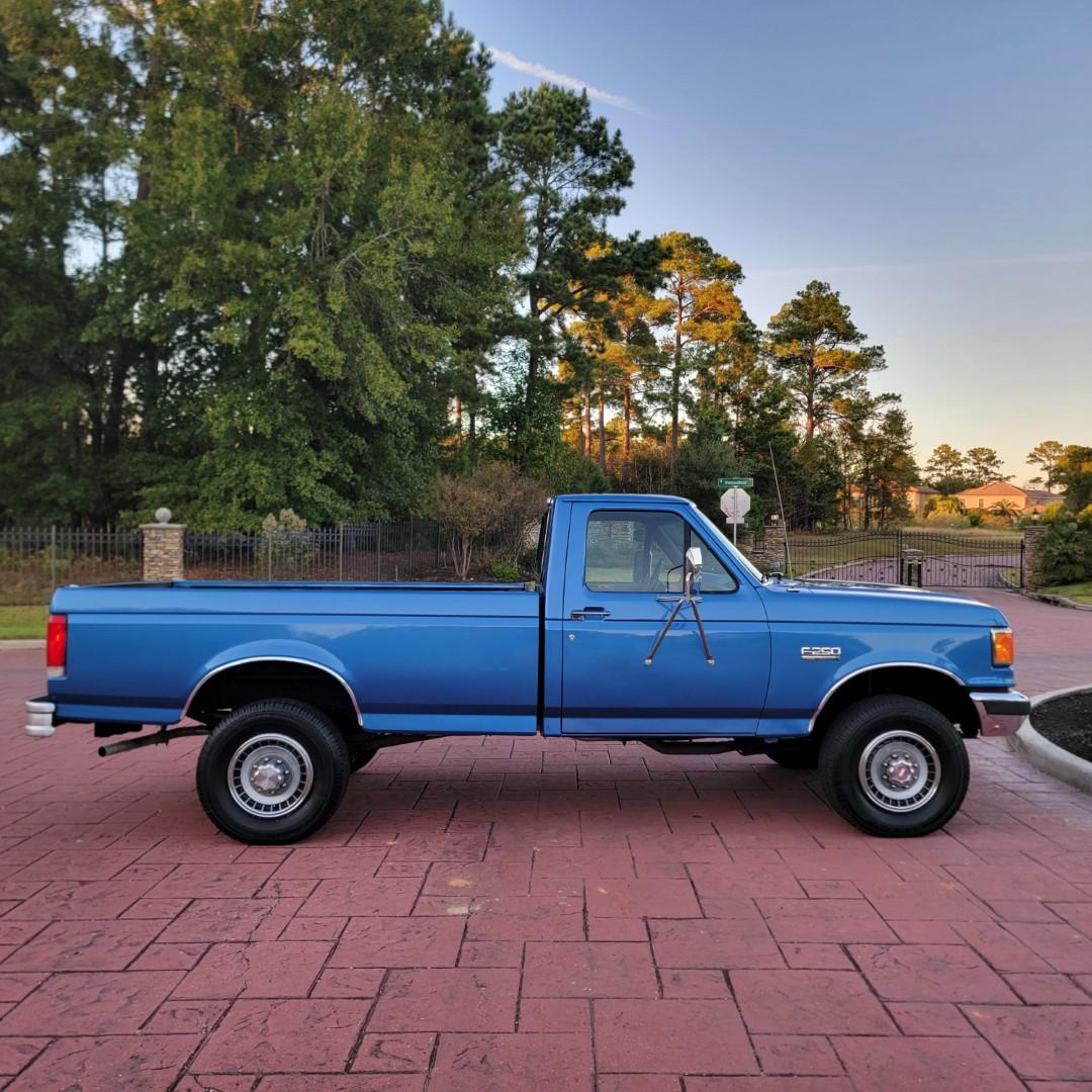 1990 Ford F-250 XLT Lariat - 5