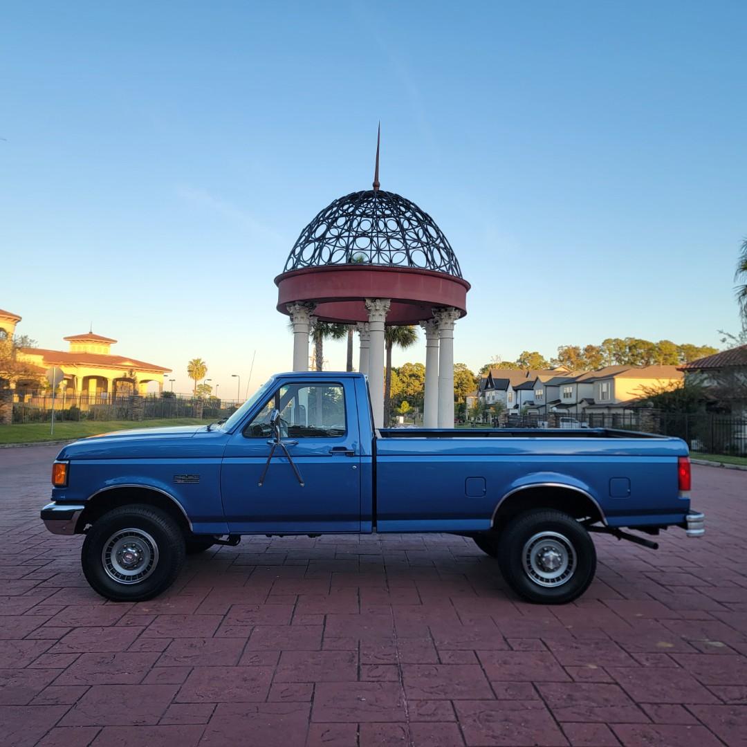 1990 Ford F-250 XLT Lariat - 3
