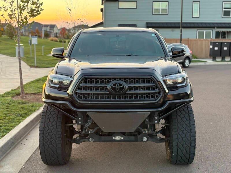 2017 Toyota Tacoma TRD Off-Road - 3