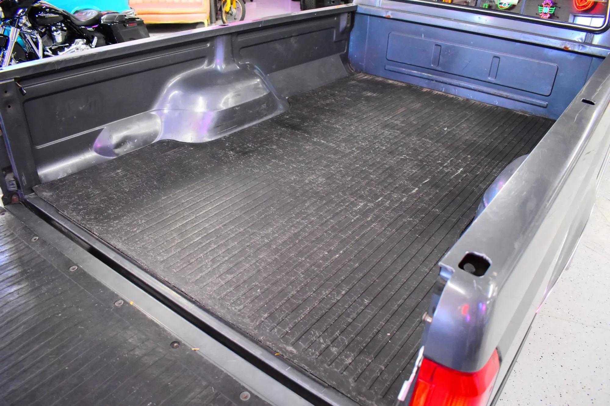 67k-Mile 1987 Ford F-250 XLT Lariat