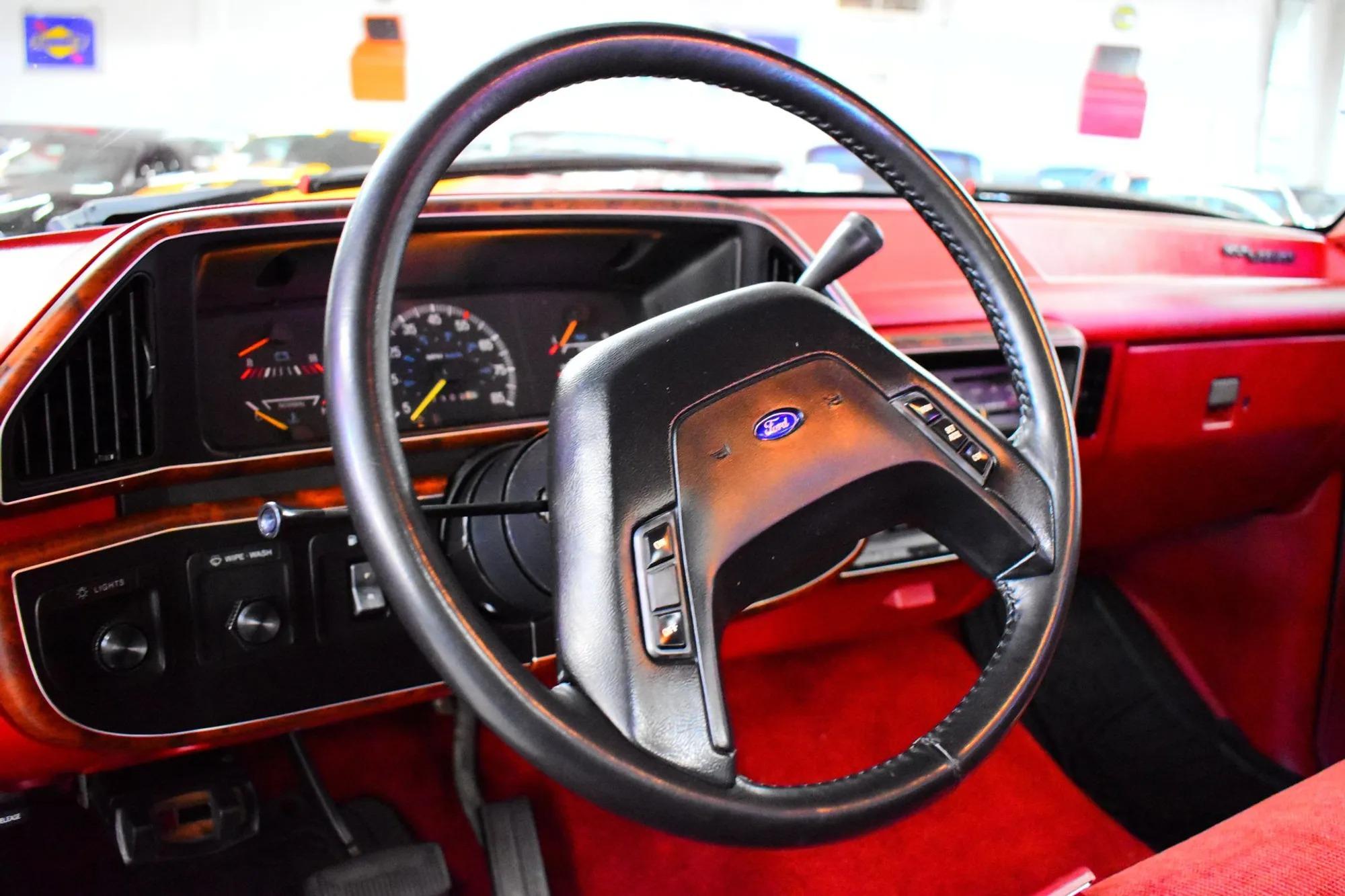 67k-Mile 1987 Ford F-250 XLT Lariat