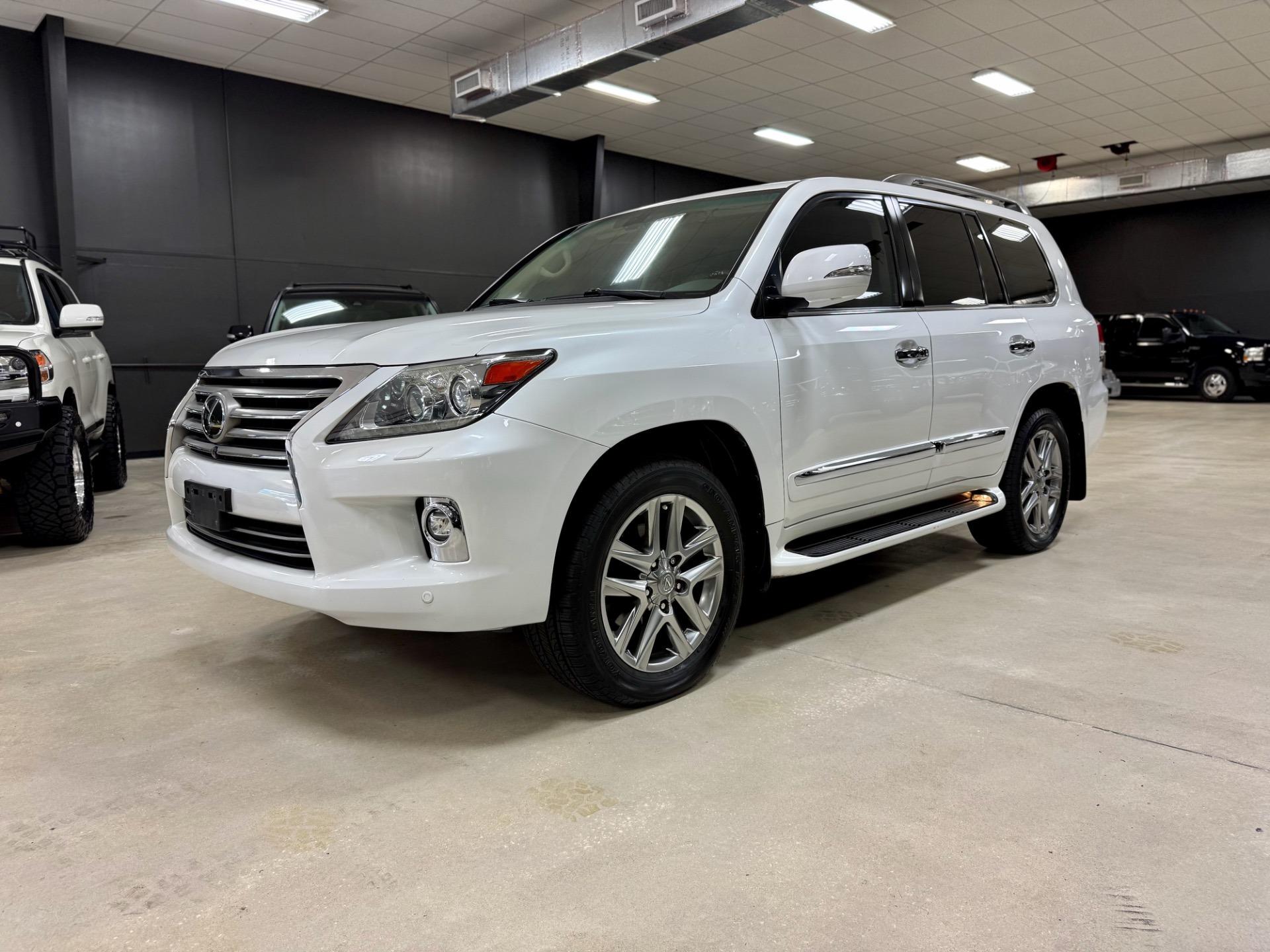  Lexus LX
