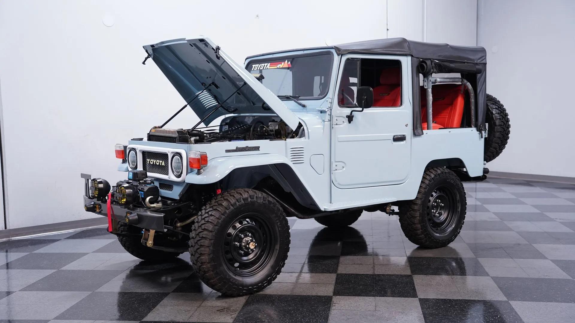1982 Toyota Land Cruiser FJ40 with Trailer