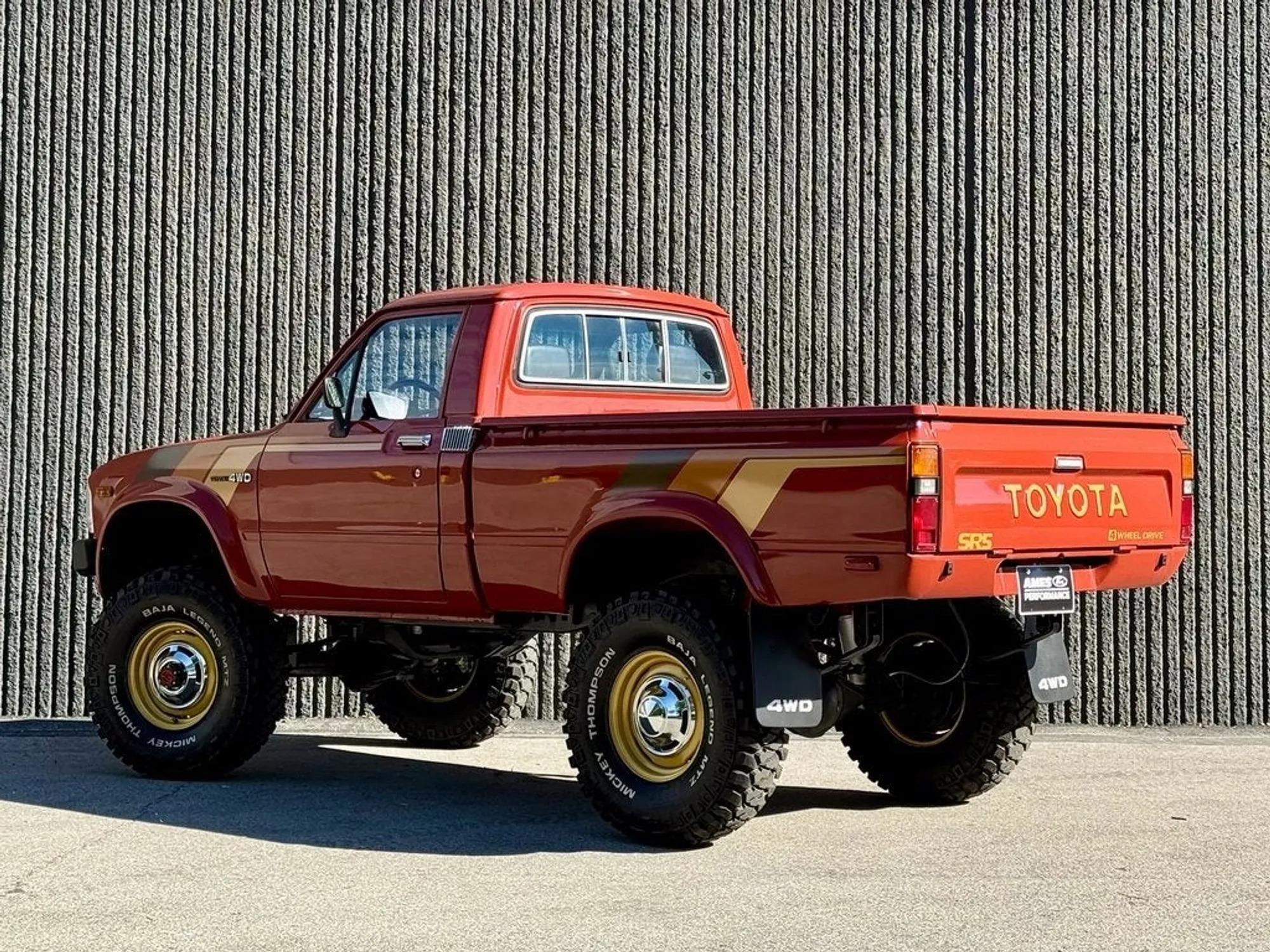 1983 Toyota Pickup SR5 - 2