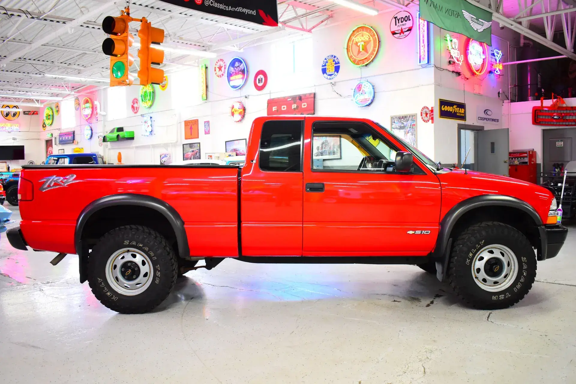 2003 Chevrolet S-10 ZR2 - 3