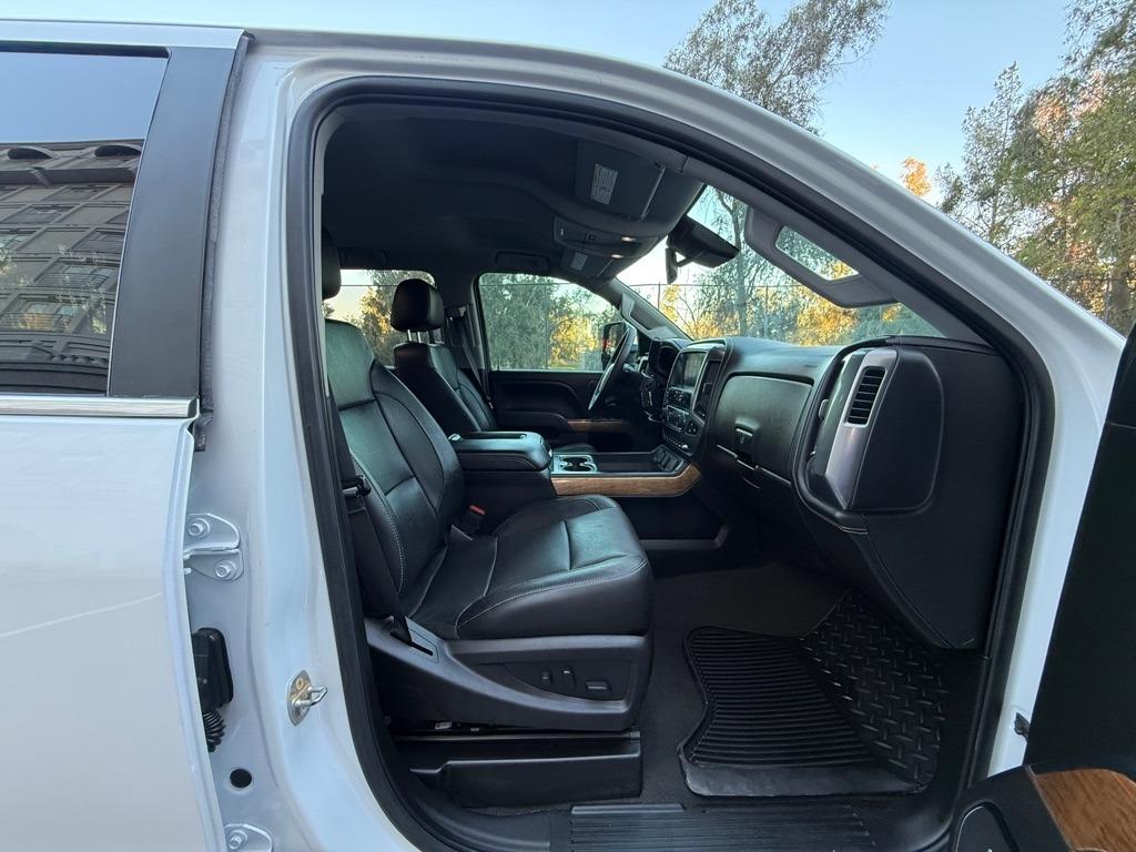 2019 Chevrolet Silverado 2500HD LTZ - 4