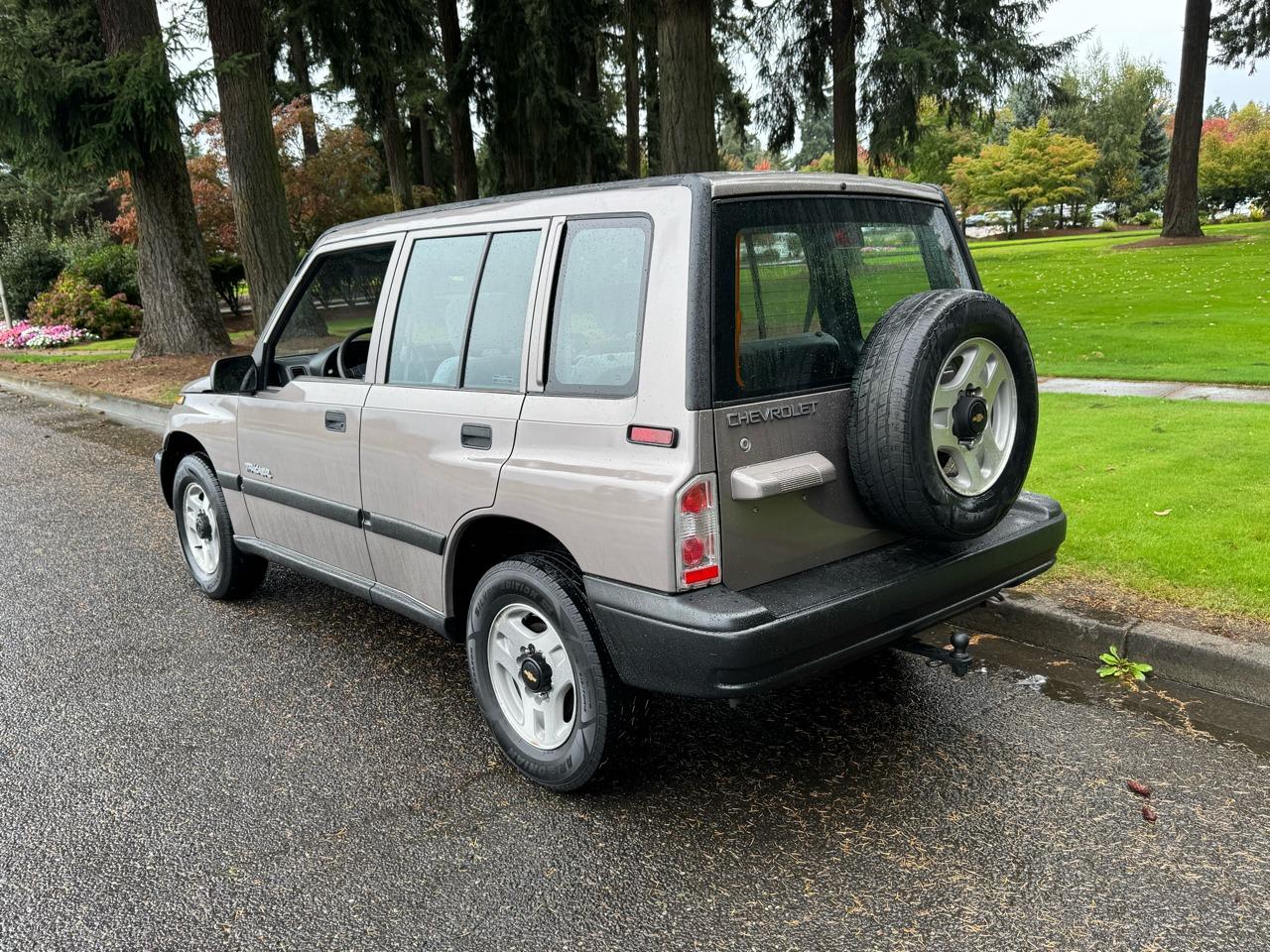 1998 Chevrolet Tracker - 5