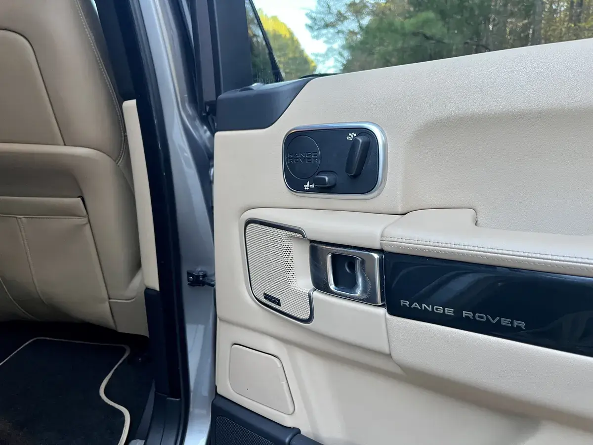 2012 Land Rover Range Rover HSE Lux