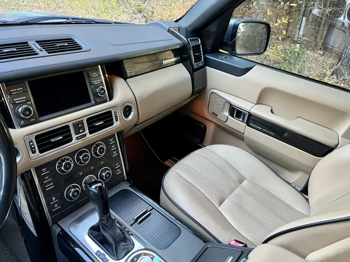 2012 Land Rover Range Rover HSE Lux