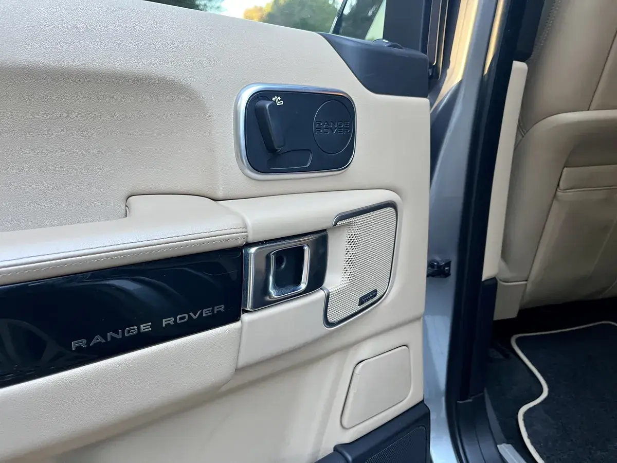 2012 Land Rover Range Rover HSE Lux