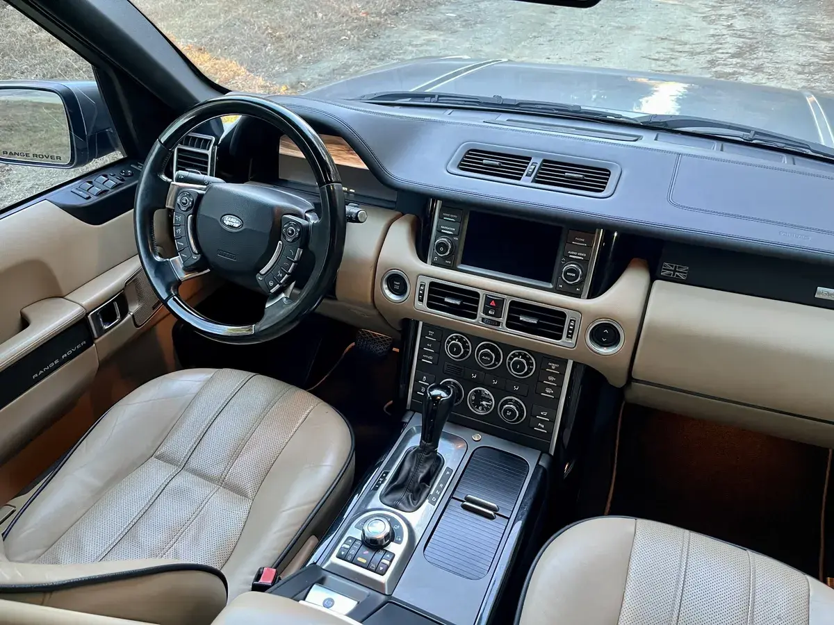 2012 Land Rover Range Rover HSE Lux