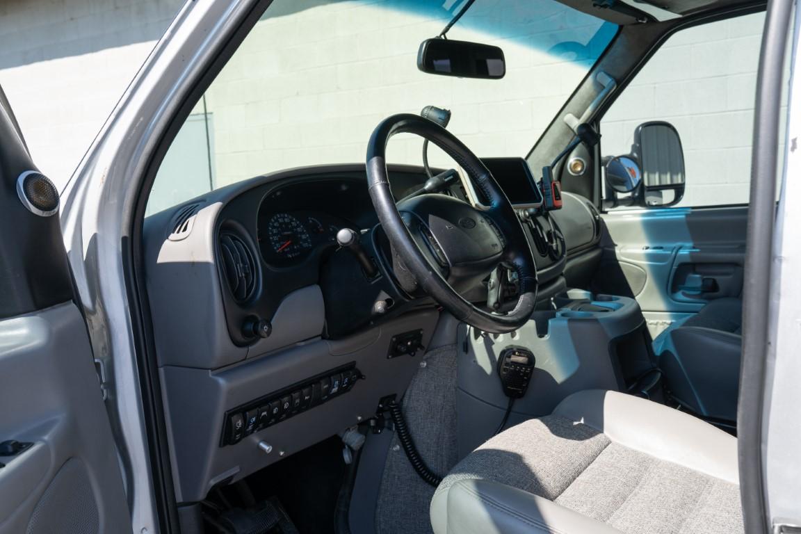 Modified 2002 Ford E-250 Overlander