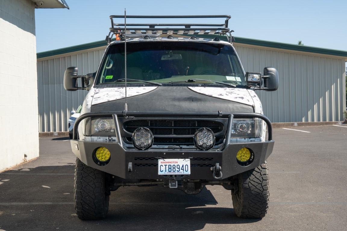 Modified 2002 Ford E-250 Overlander - 4