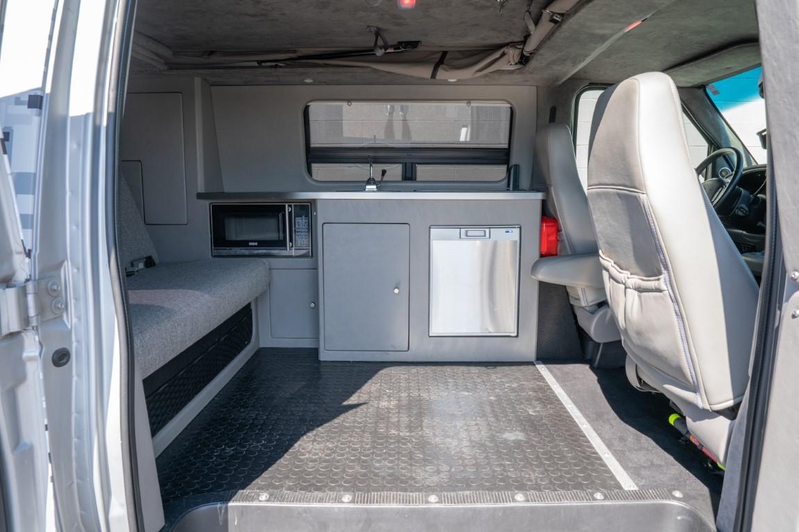 Modified 2002 Ford E-250 Overlander